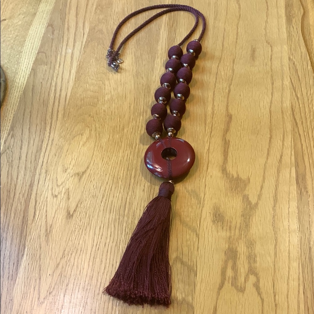 1946 Co Elegant Burgundy Beaded Necklace with Tassel Like NEW All occasions Nice